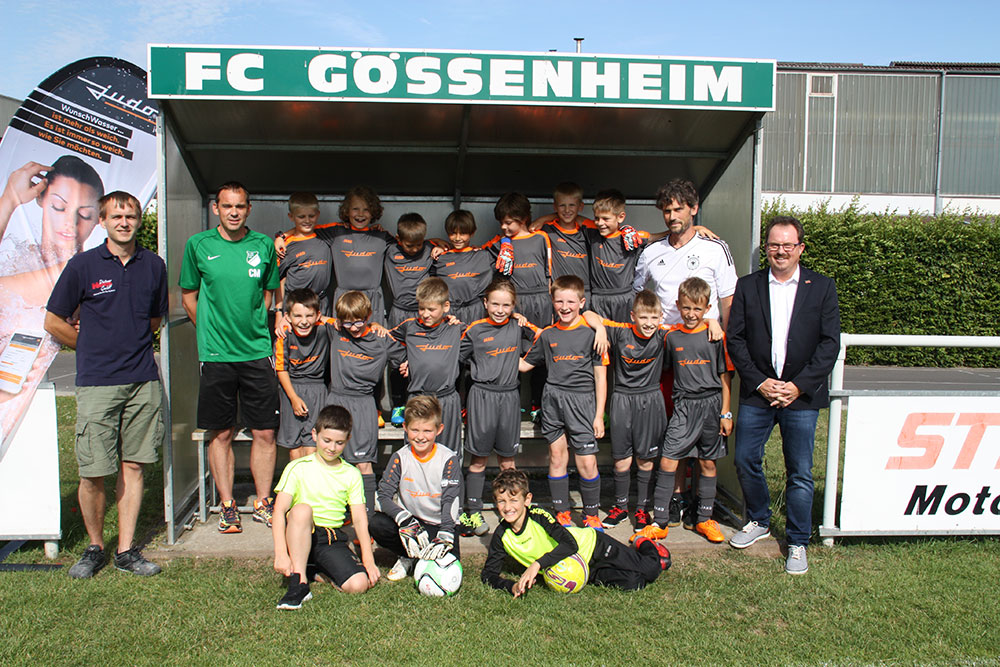 Kostenlose Trikots für die Jugend des 1. FC Gössenheim
